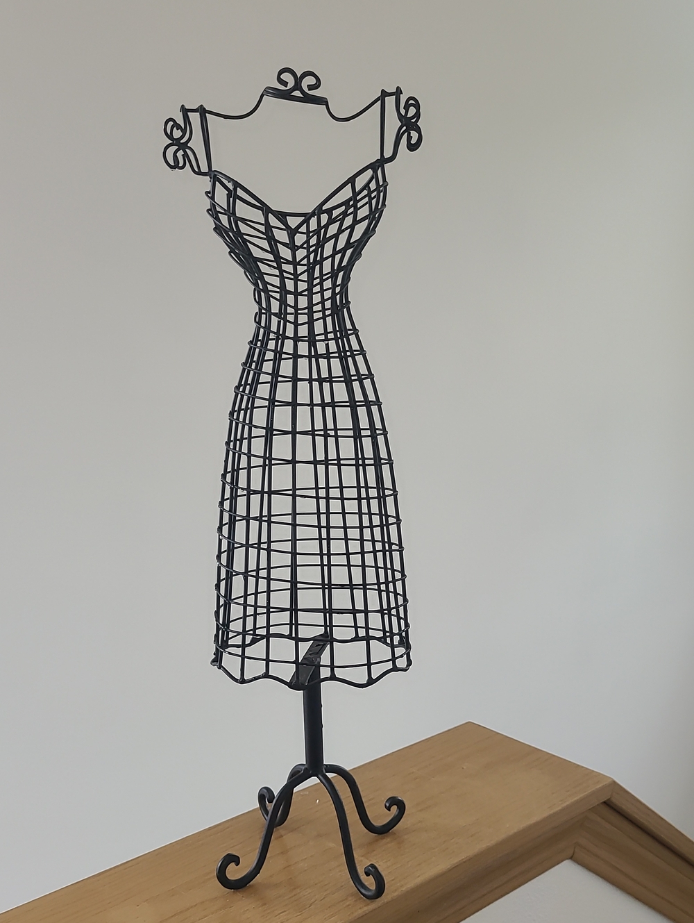 Wire Dress Form Jewelry Stand in Black
